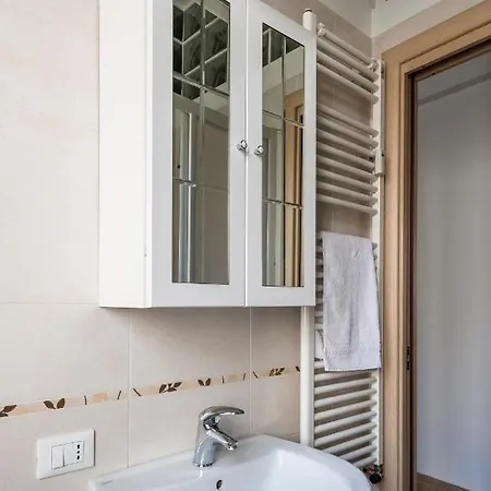 Sonder — Stazione S. Pietro Apartment *